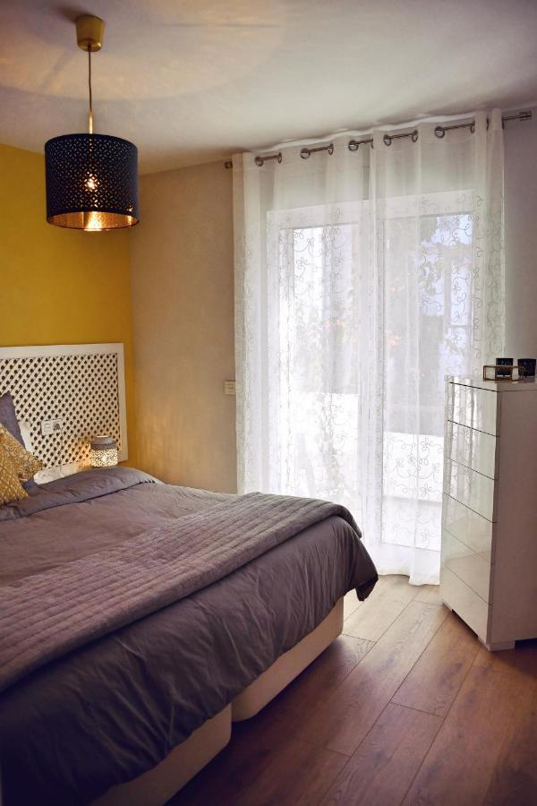 Yellow Jasper - Gemstone Getaway Marbella Buitenkant foto
