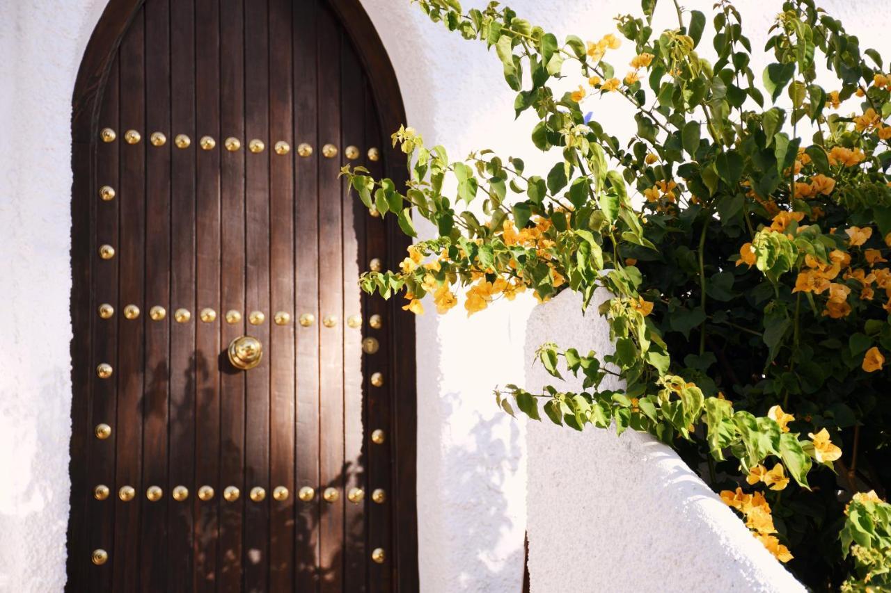 Yellow Jasper - Gemstone Getaway Marbella Buitenkant foto