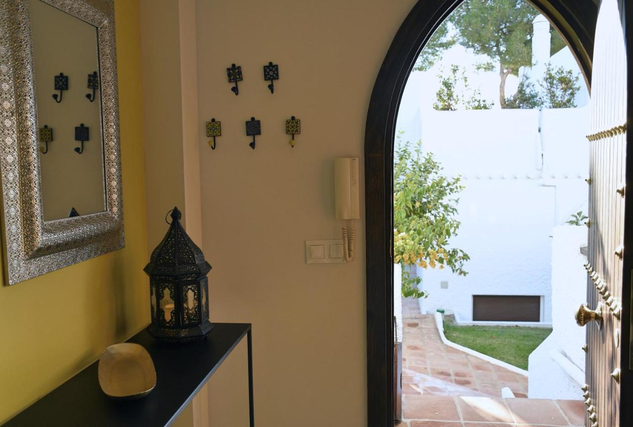 Yellow Jasper - Gemstone Getaway Marbella Buitenkant foto
